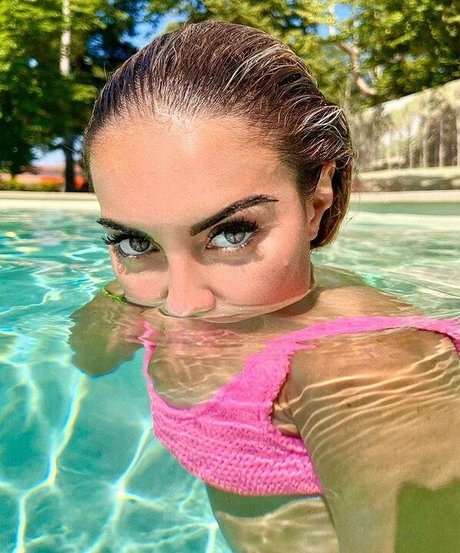 Naakte gelekte OnlyFans-foto van Elena Morali