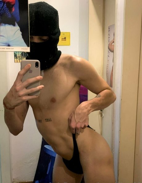 Naakte gelekte OnlyFans-foto van Heyokihey00