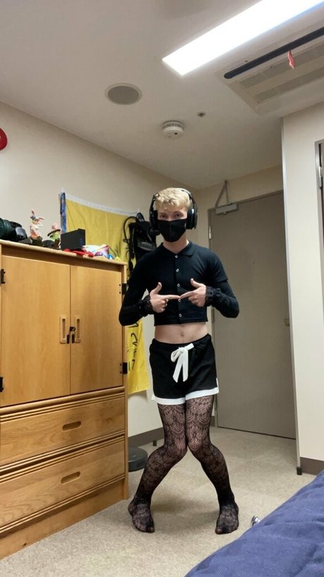 Naakte gelekte OnlyFans-foto van Femboy35
