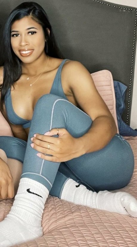 Naakte gelekte OnlyFans-foto van Taylor Haller