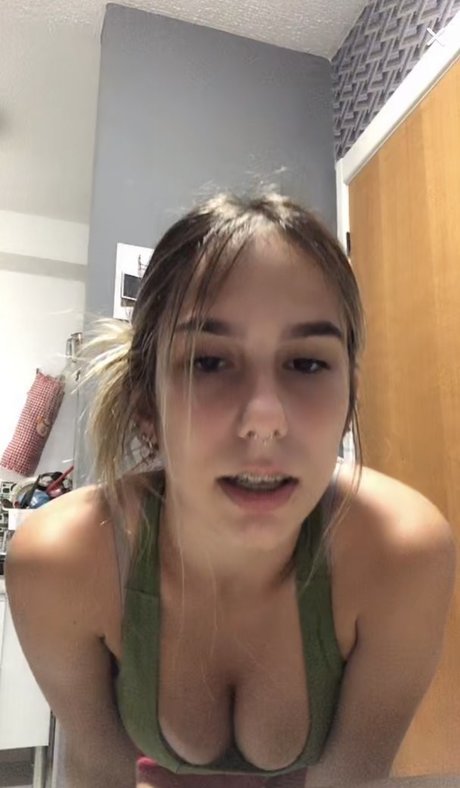 Naakte gelekte OnlyFans-foto van Dwenny Westphal