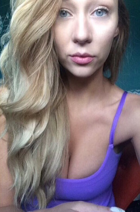 Naakte gelekte OnlyFans-foto van Kelsey Baile