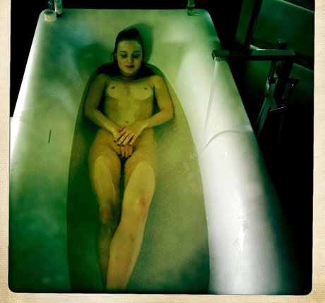 Naakte gelekte OnlyFans-foto van Bella Heathcote