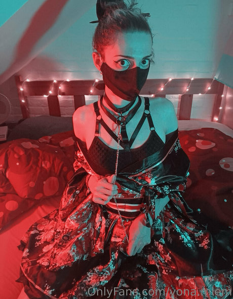 Naakte gelekte OnlyFans-foto van Yonamlem