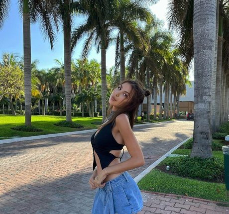 Naakte gelekte OnlyFans-foto van Realmadisonliv