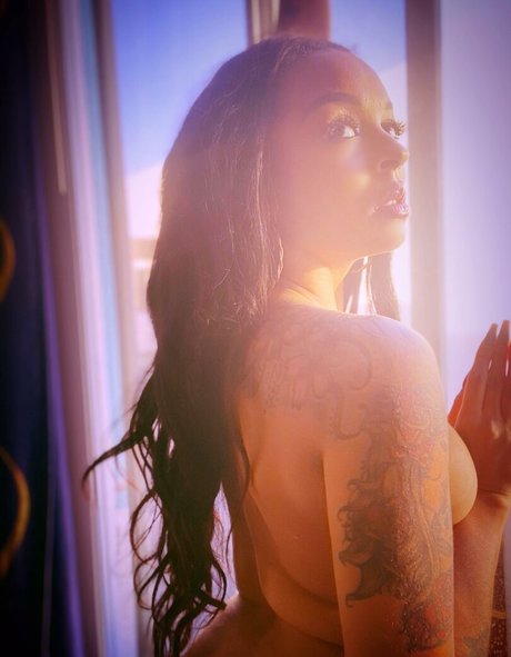 Naakte gelekte OnlyFans-foto van Luciferxkitty