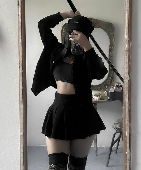 Naakte gelekte OnlyFans-foto van Slythye