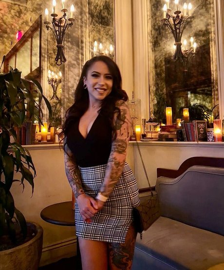 Naakte gelekte OnlyFans-foto van Meghanelle