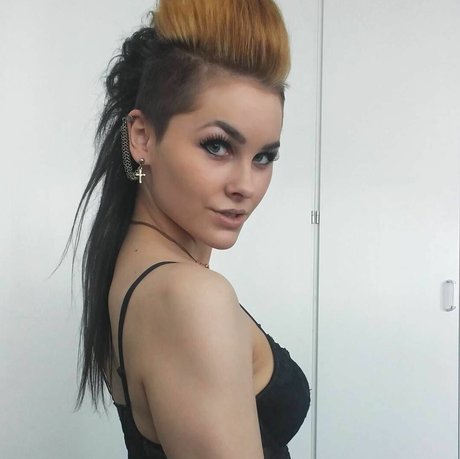 Naakte gelekte OnlyFans-foto van Vmissyb