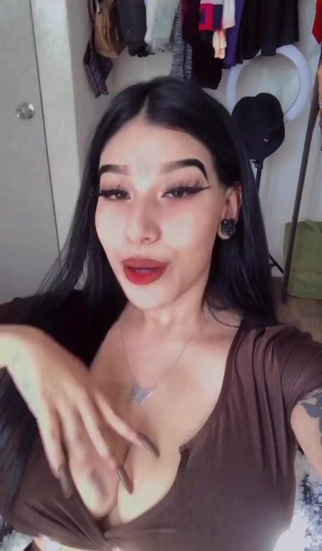 Naakte gelekte OnlyFans-foto van Fernanda V
