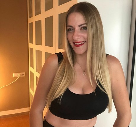 Naakte gelekte OnlyFans-foto van Tina Zellmer
