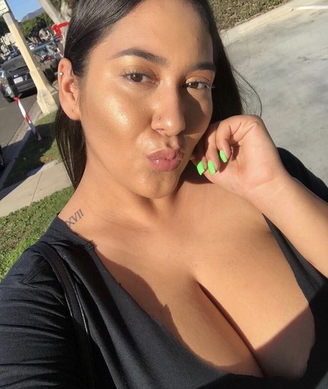 Naakte gelekte OnlyFans-foto van Realroses