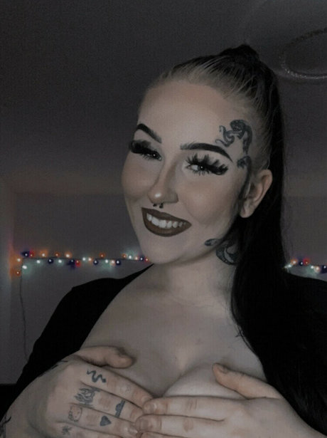 Naakte gelekte OnlyFans-foto van Tadytera