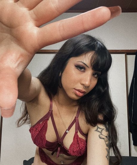 Naakte gelekte OnlyFans-foto van Death Heartt