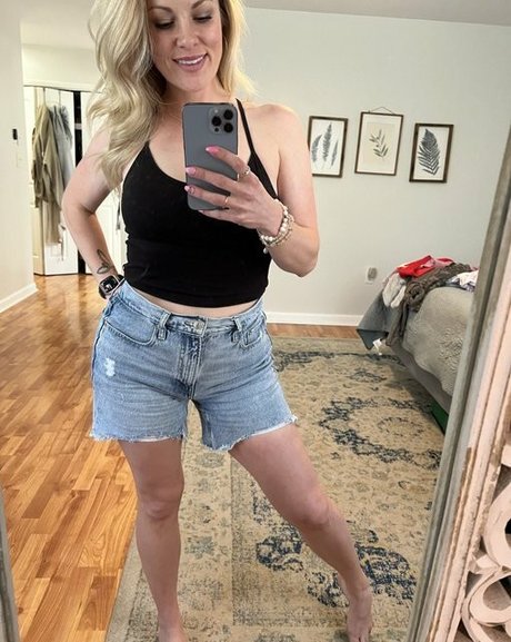Naakte gelekte OnlyFans-foto van Sofya Brooke