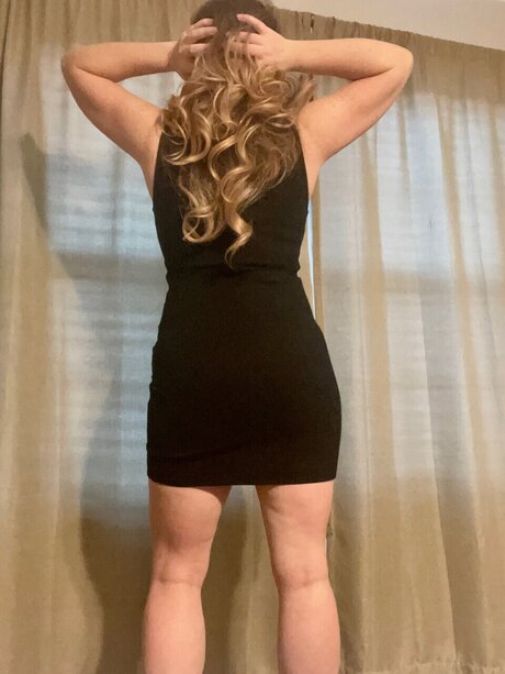 Naakte gelekte OnlyFans-foto van 2inthepink