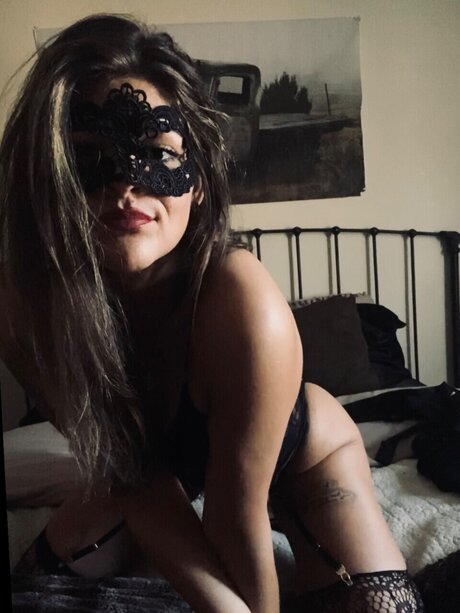 Naakte gelekte OnlyFans-foto van Miss Melina
