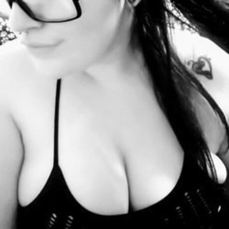 Naakte gelekte OnlyFans-foto van Geekygoddessbri