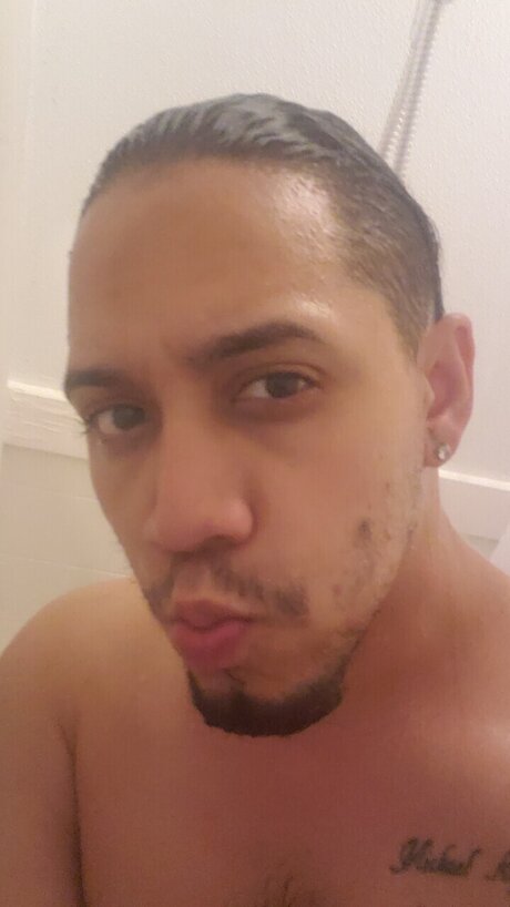 Naakte gelekte OnlyFans-foto van Djphilly86