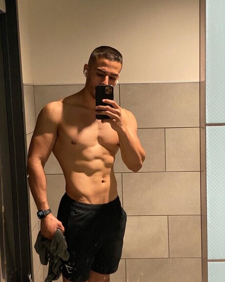 Naakte gelekte OnlyFans-foto van Alex