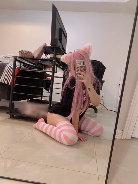 Naakte gelekte OnlyFans-foto van Misa 