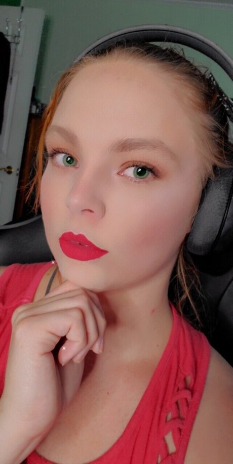 Naakte gelekte OnlyFans-foto van Hikababy