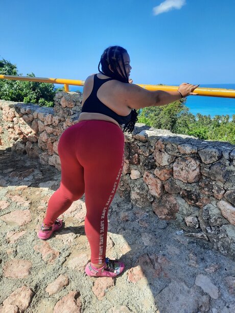 Naakte gelekte OnlyFans-foto van Maria Vasquez