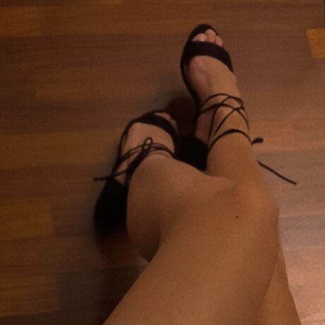 Naakte gelekte OnlyFans-foto van Enamorada