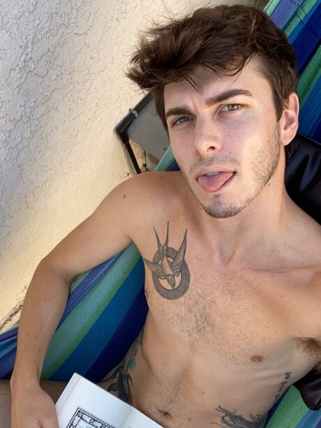 Naakte gelekte OnlyFans-foto van Likethevampire