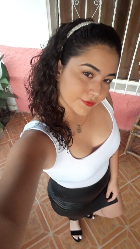 Naakte gelekte OnlyFans-foto van Ambar