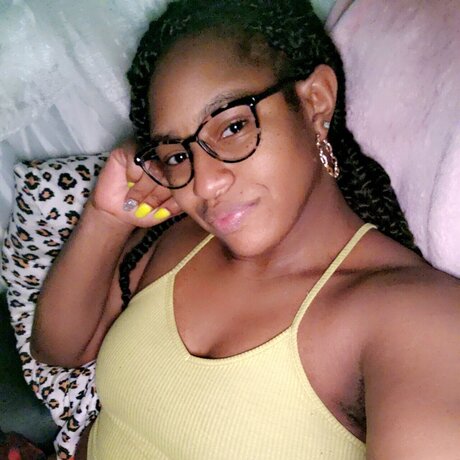 Naakte gelekte OnlyFans-foto van  Ivy Locs 