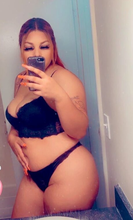 Naakte gelekte OnlyFans-foto van Lana