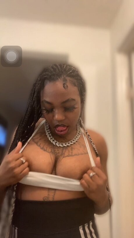 Naakte gelekte OnlyFans-foto van Mona Lisa