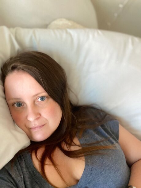 Naakte gelekte OnlyFans-foto van Carissa B
