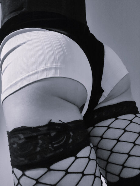 Naakte gelekte OnlyFans-foto van Happenis Mandy