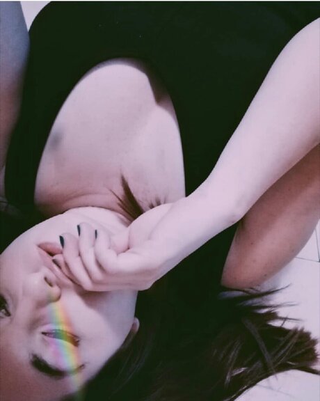 Naakte gelekte OnlyFans-foto van Deborah