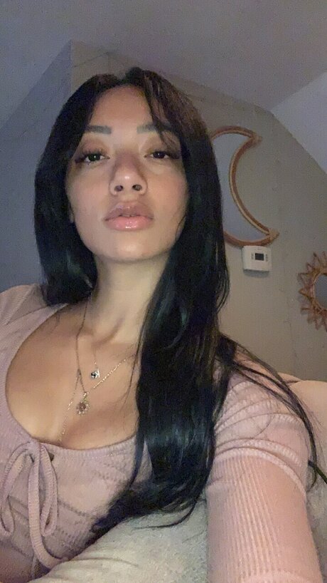 Naakte gelekte OnlyFans-foto van Alyssa