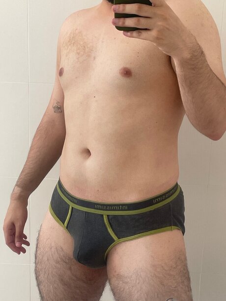 Naakte gelekte OnlyFans-foto van Jean