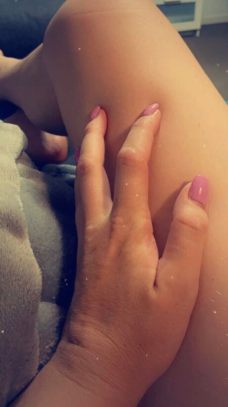 Naakte gelekte OnlyFans-foto van Josephine Robson