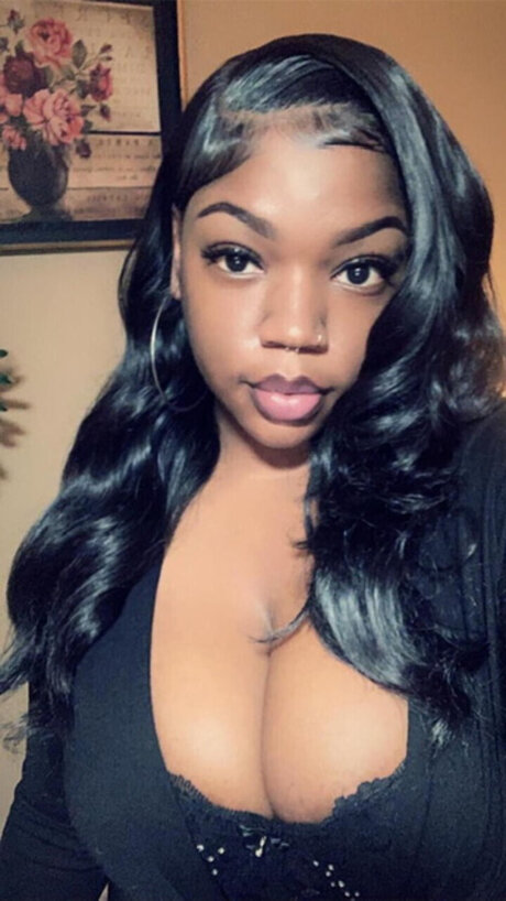 Naakte gelekte OnlyFans-foto van Kimberly