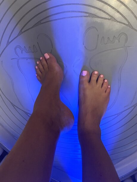 Naakte gelekte OnlyFans-foto van Foot Princess