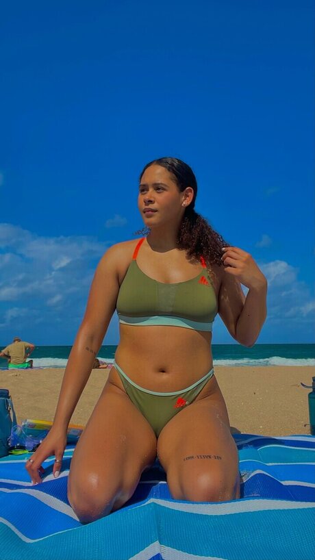 Naakte gelekte OnlyFans-foto van Alexxx