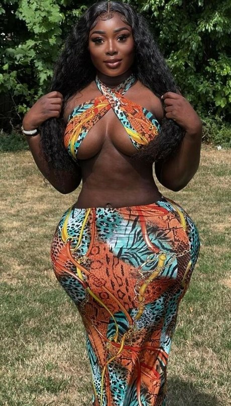 Naakte gelekte OnlyFans-foto van Empressnard