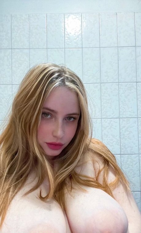 Naakte gelekte OnlyFans-foto van Nakarysp