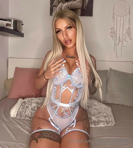 Naakte gelekte OnlyFans-foto van Balazs Mercedesz