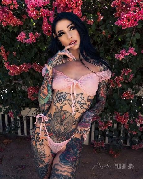 Naakte gelekte OnlyFans-foto van Angela Mazzanti