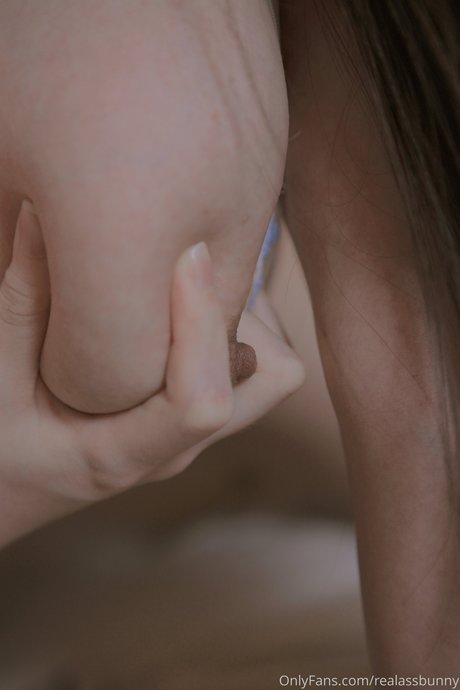 Naakte gelekte OnlyFans-foto van Real Ass Bunny