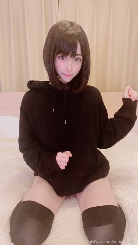 Naakte gelekte OnlyFans-foto van Venus Angelic