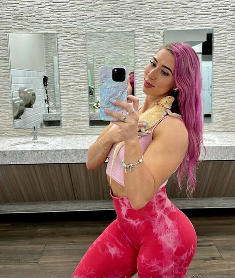Naakte gelekte OnlyFans-foto van Alexandria Christa