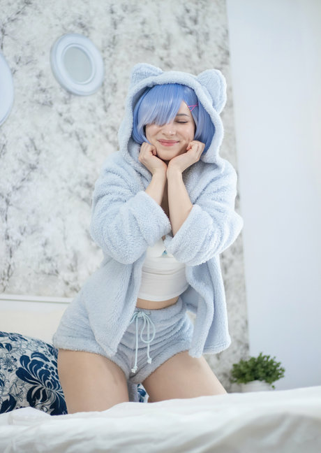 Naakte gelekte OnlyFans-foto van Enji Night